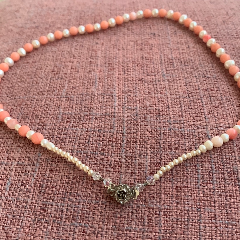 Pearls and pink beads necklace